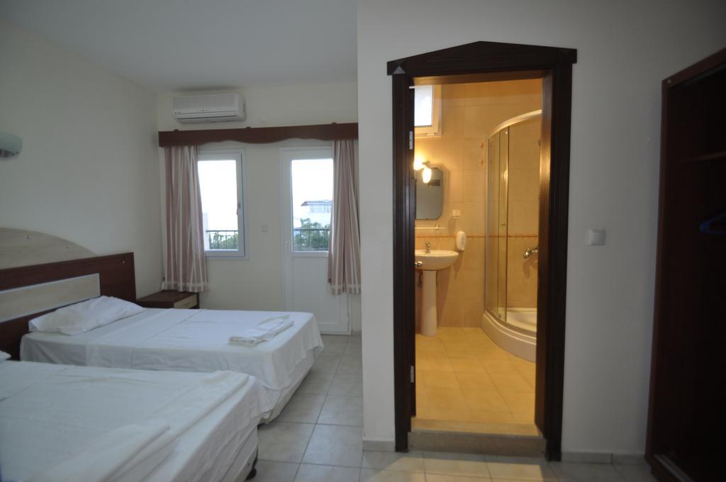 Ado Beach Hotel Turgutreis Pokoj fotografie